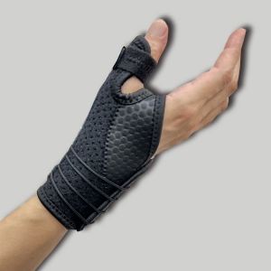 Thumb splint with strap